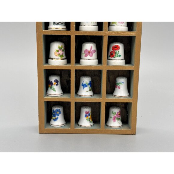 Vintage Wooden Thimble Display House With Painted Roof 14 Decorative Thimbles - Picture 2 of 8